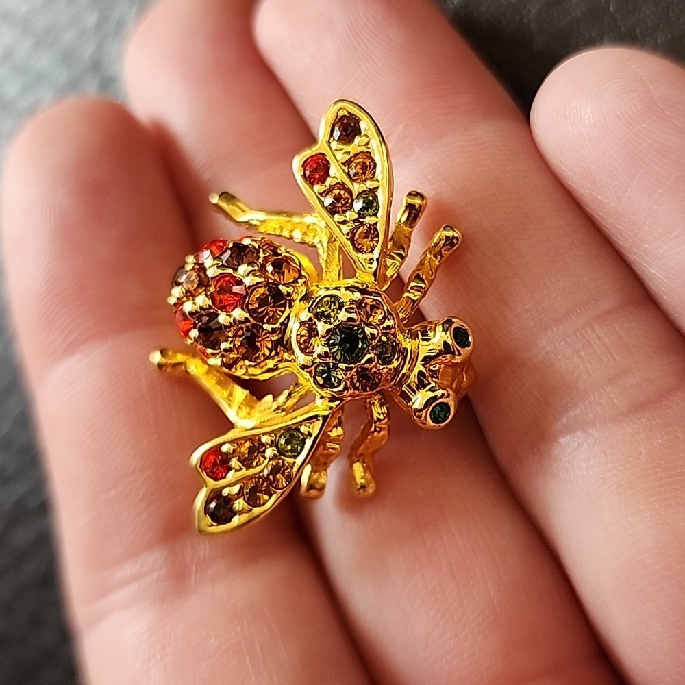 Bee brooch - Picture 6 of 8